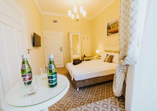 POKÓJ JEDNOOSOBOWY QUEEN POKÓJ JEDNOOSOBOWY QUEEN